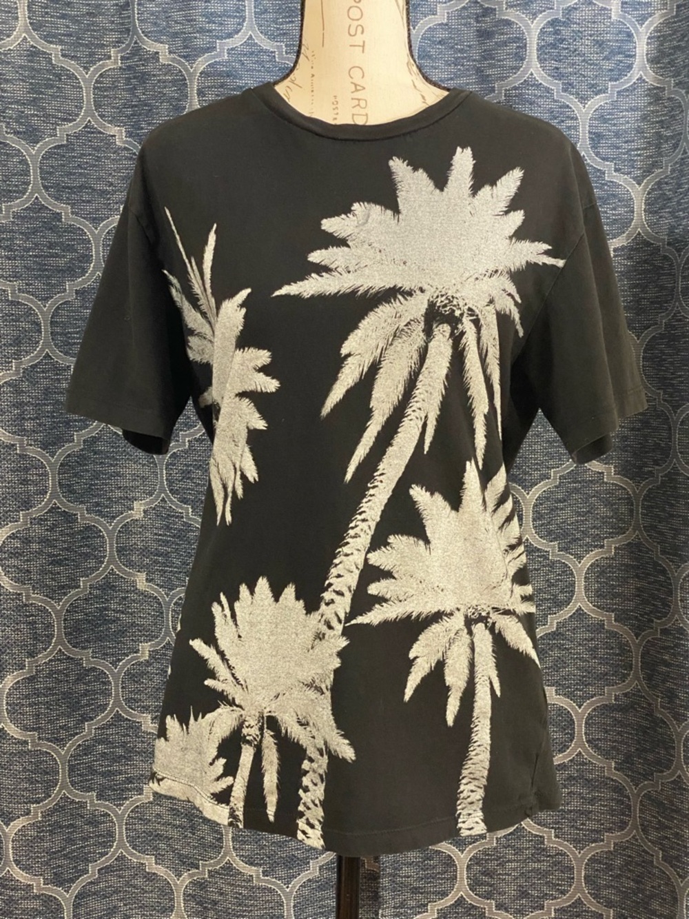 H&M Black Graphic Tee with Gray Palm Tree Design
